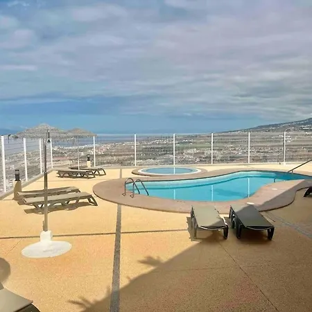 The Sunset Views Costa Adeje, Heated Pool Apartment *